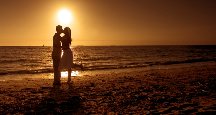 santa cruz couple on beach
