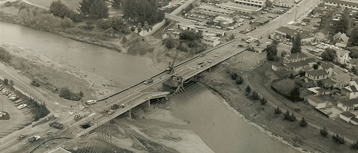 What year was the big flood that led to construction of large concrete levees along the San Lorenzo?